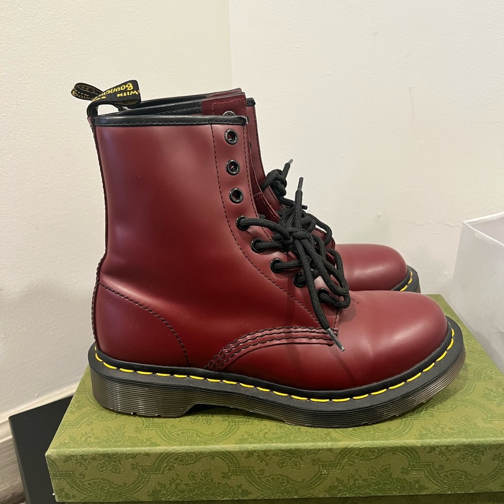 Dr. Martens Women's Cherry Red Leather Boots Size 7 - Picture 2 of 5